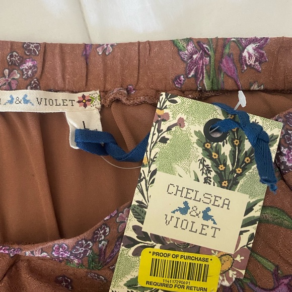 brand new skirt! flowy fun skirt - Picture 3 of 4